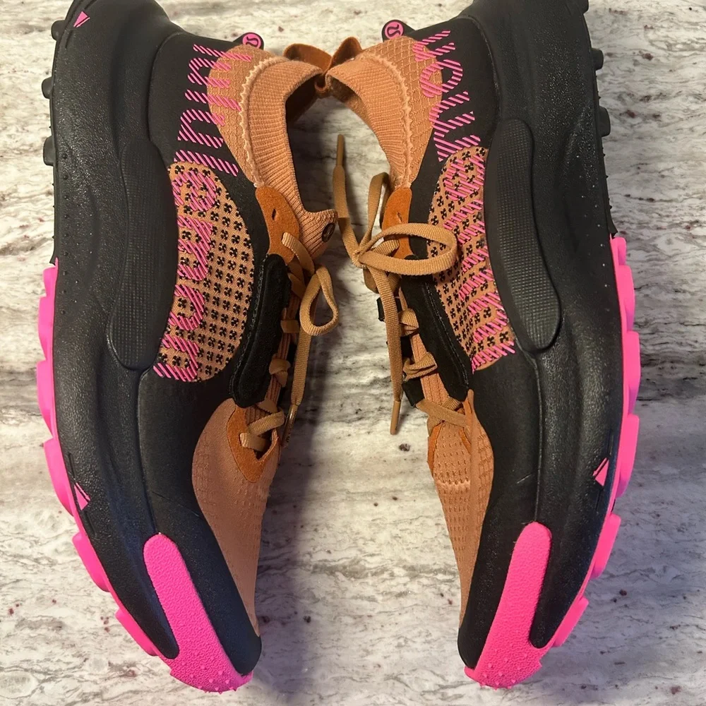 Women's Wildfeel Trail Running Shoe Color Desert Sun/Black/Raspberry Glo sz 11.5